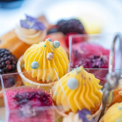 Brigit's Bakery London: Afternoon Tea + Cocktail Bus Tour