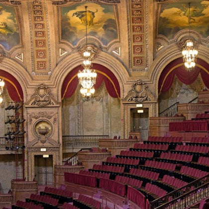 The Chicago Theatre Tour Experience