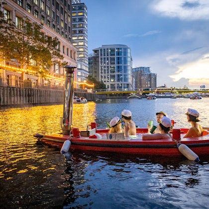 Skuna_Hot_Tub_Boat_Tour_London