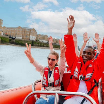 Fly across the Thames at 35mph on a Thames Rockets London speedboat 
