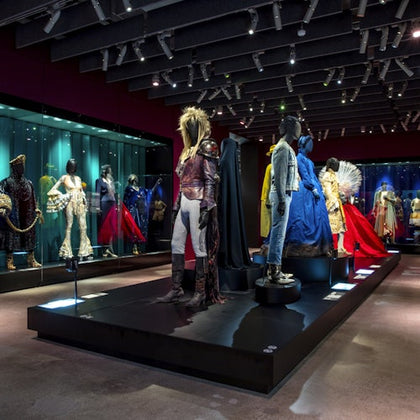 Hollywood Star Tour + Academy Museum of Motion Pictures