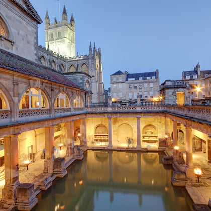 Stonehenge & Bath: Guided Day Trip from London with Bath Admission