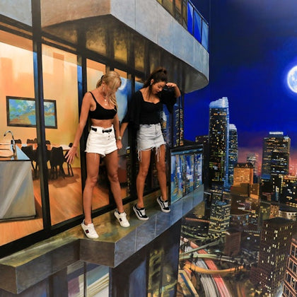 Hollywood Star Tour + Museum of Illusions at World of Illusions