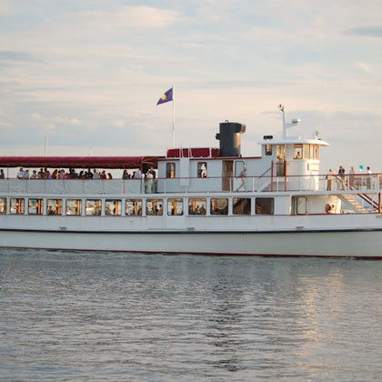 Boston: 2-Hour Brunch Cruise on a Yacht