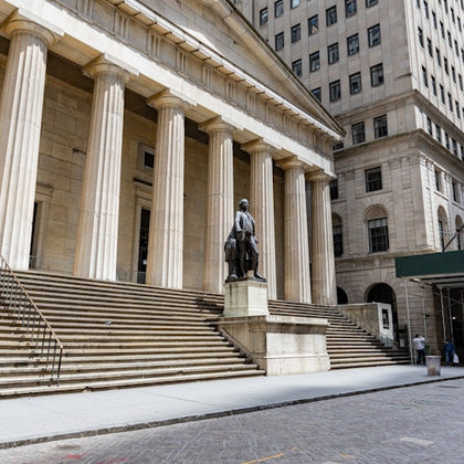 A captivating image of Federal Hall with the iconic George Washington monument.