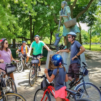 Family & Food Bike Tour of Top Attractions
