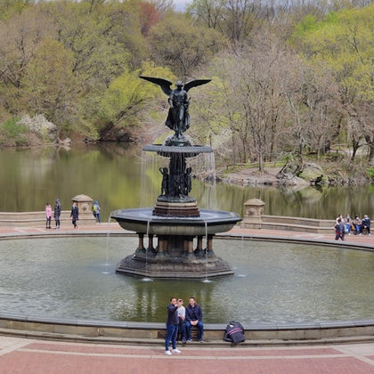 Stunning photo of the Bethesda Fountain on a spring day.