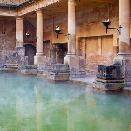 Stonehenge & Bath: Guided Day Trip from London with Bath Admission