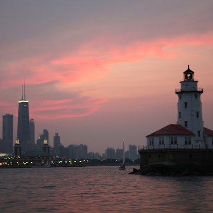 Lake Michigan & Chicago River: 1.5-Hr Night Sightseeing Cruise