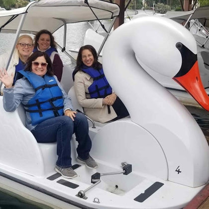 Los Angeles Echo Park: Swan Boats Rental
