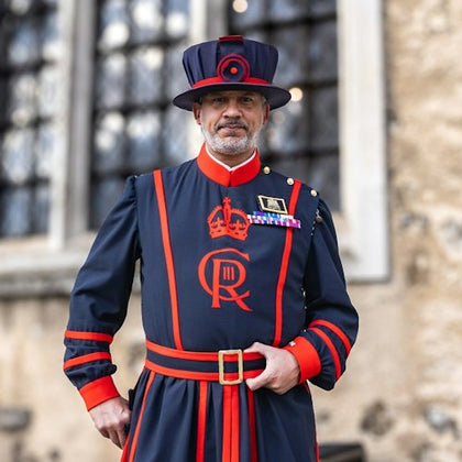 St Paul's Cathedral & Tower of London: Guided Tour + Thames River Cruise