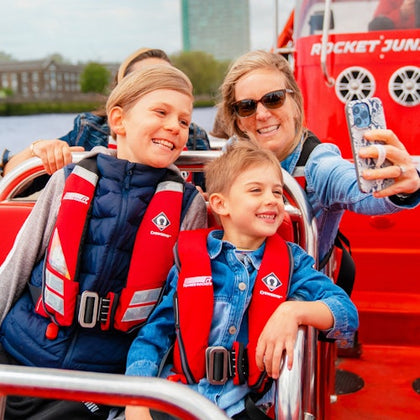 Fantastic family fun on a Thames Rockets London speedboat