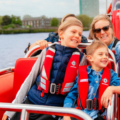 Fantastic family fun on a Thames Rockets London speedboat
