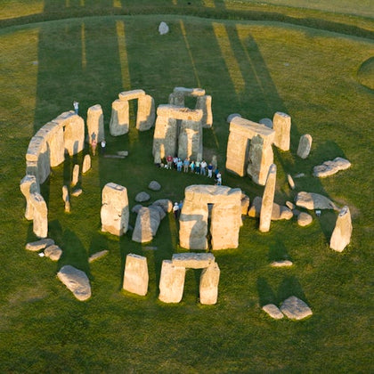 Stonehenge & Bath: Guided Day Trip from London with Bath Admission