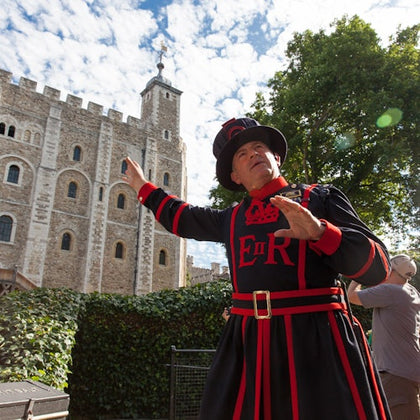 Tower of London: Guided Tour with a Beefeater
