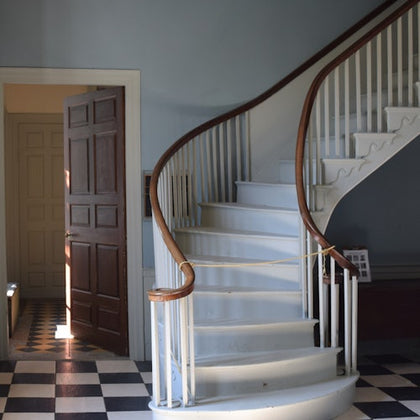 Shirley-Eustis House, vestibule
