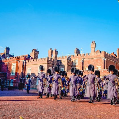 British Royalty: Watch the Changing of the Guard