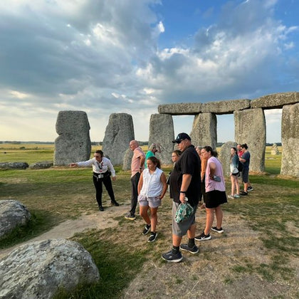 Stonehenge, Lacock & Bath: Guided Tour from London + Private Inner Circle Access