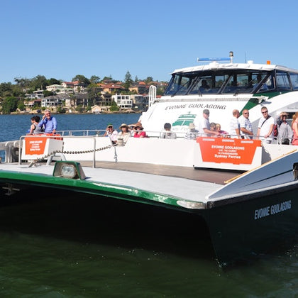 Ferry returns to Circular Quay where tour concludes