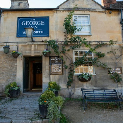 Stonehenge, Lacock & Bath: Guided Tour from London + Private Inner Circle Access