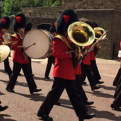 British Royalty: Watch the Changing of the Guard