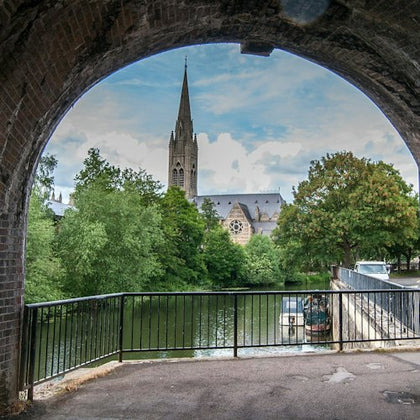 Stonehenge, Lacock & Bath: Guided Tour from London + Private Inner Circle Access