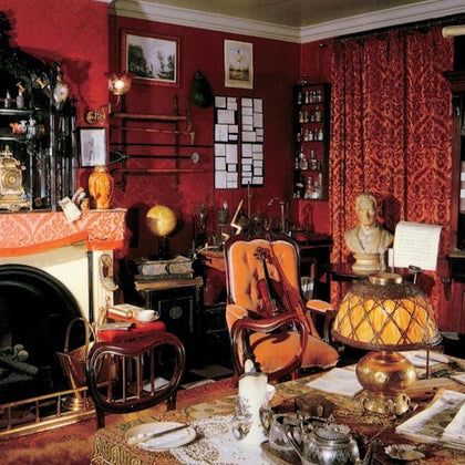 Inside Sherlock Holmes Museum