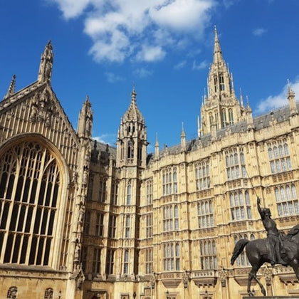 Eat 8 English Foods & Visit Over 30 London Sights Walking Tour!
