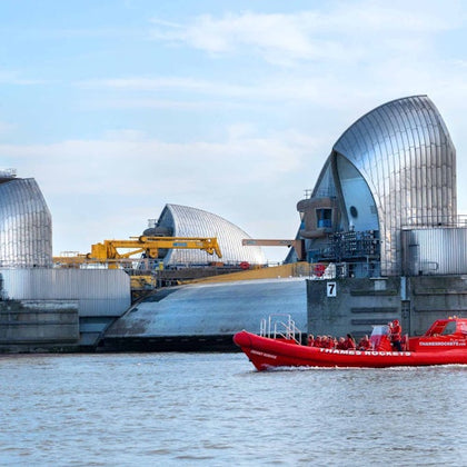 Create lasting memories with friends and family on a Thames Rockets London speedboat.