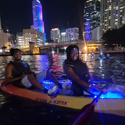 couple kayaking