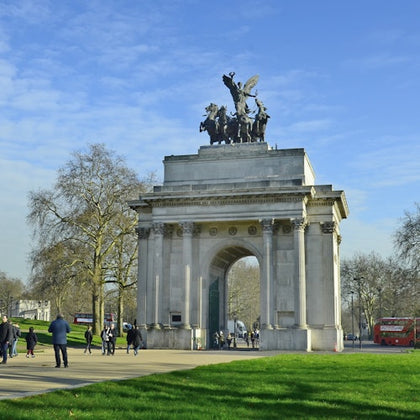Babylon Tours Royal Tour with entry to Buckingham Palace