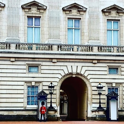 British Royalty: Watch the Changing of the Guard