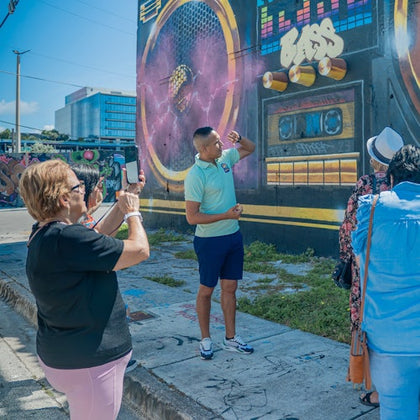tour guide explaining history in wynwood
