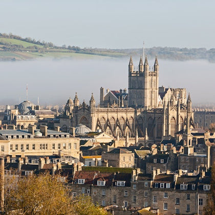 Stonehenge & Bath: Guided Day Trip from London with Bath Admission