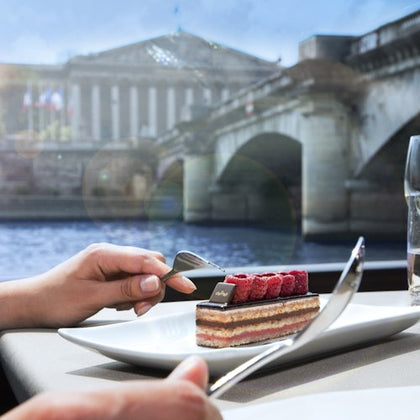 Parisian boats lunch cruise