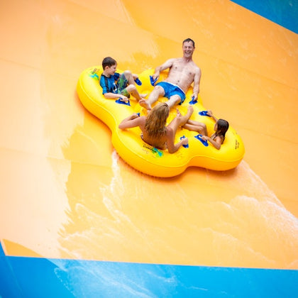 Hurricane Harbor Los Angeles
